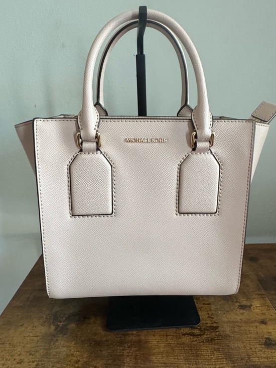 Michael Kors Handbags - Michael Kors Women's Pale Pink Saffiano Leather Tote